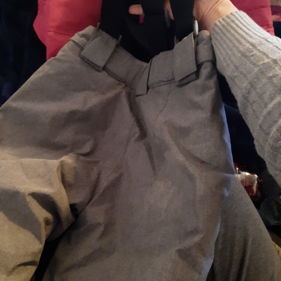 Snow pants grow with age - Picture 5 of 6